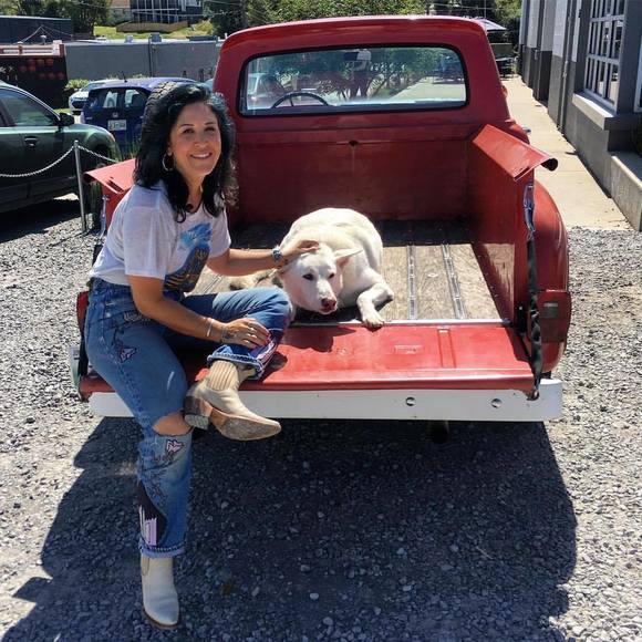 Meet your Posher, Mitra - Picture 1 of 1